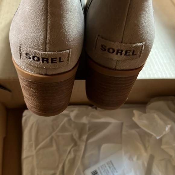 Boots - Picture 4 of 5